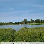 Ostsee-urlaub-zempin Direkt Am Kuestenwald, Nur Wenige Minuten Zum Strand, Optimal Fuer Paare Mit 1 Hund Bis 45 Cm Schulterhoehe Apartament