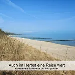 Ostsee-urlaub-zempin Direkt Am Kuestenwald, Nur Wenige Minuten Zum Strand, Optimal Fuer Paare Mit 1 Hund Bis 45 Cm Schulterhoehe Daire *