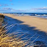 Ostsee-urlaub-zempin Direkt Am Kuestenwald, Nur Wenige Minuten Zum Strand, Optimal Fuer Paare Mit 1 Hund Bis 45 Cm Schulterhoehe *