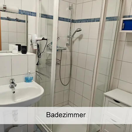 Ostsee-urlaub-zempin Direkt Am Kuestenwald, Nur Wenige Minuten Zum Strand, Optimal Fuer Paare Mit 1 Hund Bis 45 Cm Schulterhoehe Zempin