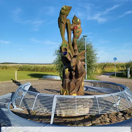 Ostsee-urlaub-zempin Direkt Am Kuestenwald, Nur Wenige Minuten Zum Strand, Optimal Fuer Paare Mit 1 Hund Bis 45 Cm Schulterhoehe Apartman *